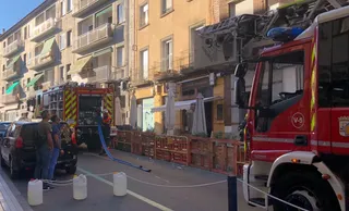 Intervención de los bomberos en Van Dyck por un fuerte olor a comida quemada. Foto SS24H