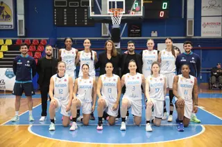 Formación de Perfumerías Avenida antes de medirse a Panathinaikos | FOTO CB AVENIDA