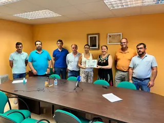 La Mancomunidad de Peñaranda entrega un cheque solidario a la Asociación DEBRA Piel de Mariposa