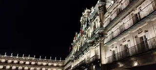 La plaza mayor de noche