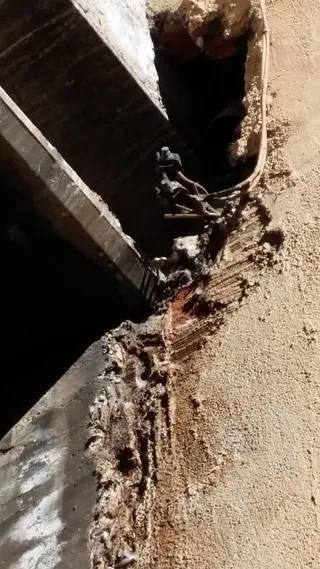 Deterioro del túnel de barrio Vidal