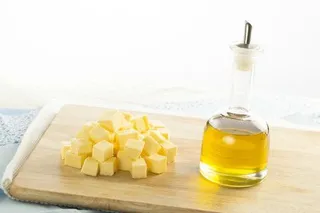 Mantequilla y aceite de oliva