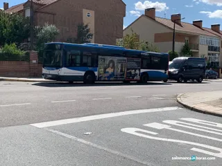 Autobús Avanza en Villamayor.