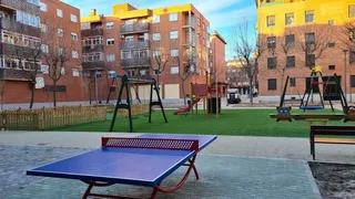Concluyen las obras de cinco plazas plazas interiores del barrio El Zurguén. Foto de archivo