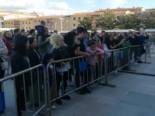 Carameloraro actuando en la plaza de la Concordia por el Día de la Comunidad. Foto de archivo