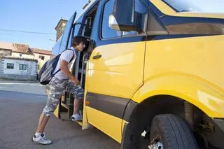 La Policía Local inicia una campaña de control de transporte escolar