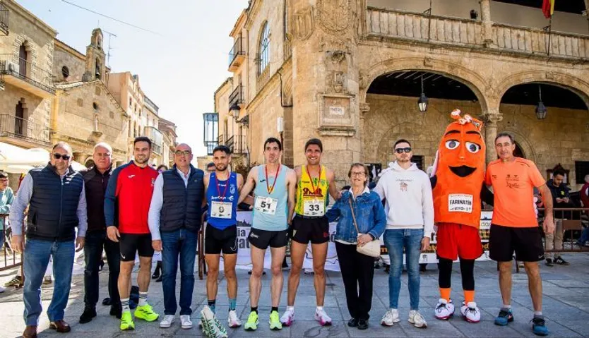Podio masculino de la XVIII Media Maratón de Ciudad Rodrigo | FOTO ARTE DEPORTIVO