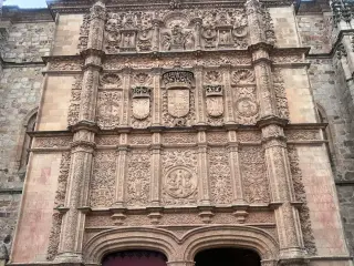 Fachada de la USAL