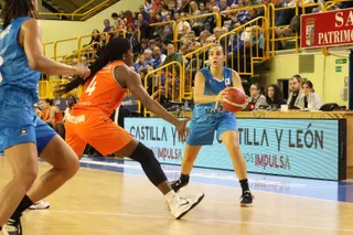 Perfumerías Avenida - Valencia Basket