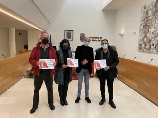 Entrega de premios del II Concurso de decoración navideña convocado para apoyar al comercio local y fomentar el consumo en el municipio