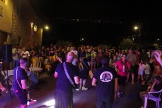 El tradicional correpeñas de Rollán llena el municipio de velocidad, diversión y ambiente festivo
