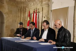 Firma del acuerdo para el presupuesto municipal 2019 (9) (Copy)