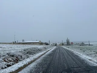 La nieve se deja ver en la provincia de Salamanca durante este Domingo de Resurrección. Pedrosillo de los Aires.