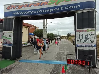 Verónica Sánchez Romero, ganadora de la primera Carrera Popular Almenara de Tormes - Enusa | v