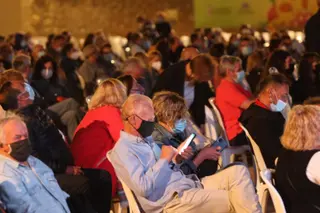 Gente en un concierto en Salamanca