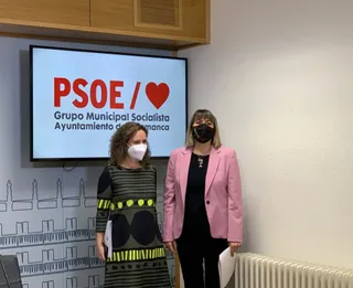 Las concejalas del Grupo Municipal Socialista en el Ayuntamiento de Salamanca, Marian Recio y María García.