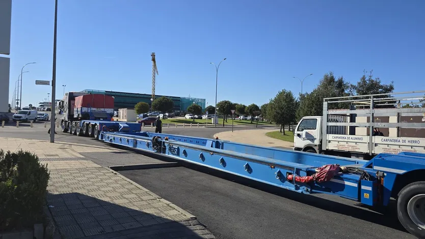 Montaje pasarela peatonal entre los polígonos El Montalvo, en Carbajosa (4)