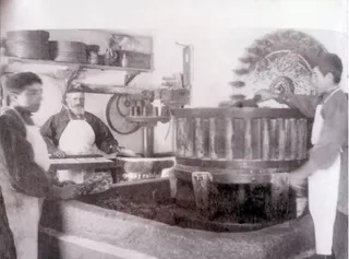 Fábrica de chocolate 'Espinel' en Cantalapiedra (1901) | Fotografía de la versión digital de 'El chocolate en Castilla y León. De ayer a hoy'. Fuente: Museo del Comercio de Salamanca