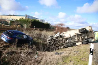 Accidente en la N-630 en el que ha volcado un camión en Arapiles | Andrea M.