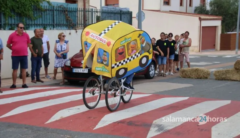 Carrera autos locos en Doñinos de Salamanca. Fotos Andrea M.