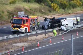 Accidente mortal en Mozárbez tras el vuelco de una furgoneta | Andrea Mateos