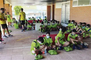 Algunos de los participantes en el Campus de fútbol Piojo en Villoruela.