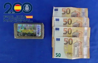 Tableta de hachís y 200 euros incautados al detenido en Pizarrales