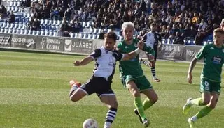 Losada dispara para hacer el 1-1 ante el Deportivo | FOTO SALAMANCA24HORAS.COM