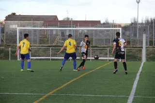 FÚTBOL BASE: JUVENIL 1-2 ABRIL