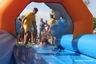 Tobogán de agua en las fiestas de Vistahermosa (9)