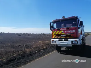 Bomberos en Vitigudino. Foto de archivo