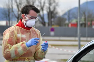 Realización de una prueba del coronavirus