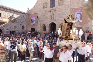 Salida procesión Santa Teresa en Alba de Tormes (28).jpeg
