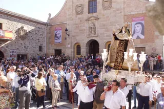 Salida procesión Santa Teresa en Alba de Tormes (28).jpeg