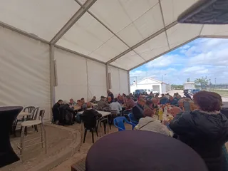 Los vecinos de Cabrillas disfrutan de una caldereta por las fiestas de San Isidro