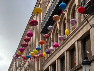 Farolillos chinos en la calle de Zamora | S24H