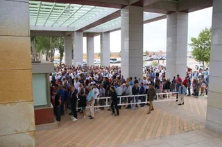 Largas colas en Salamaq en la mañana del sábado, 2 de septiembre. Fotos Andrea M (10)