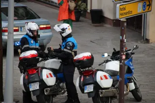 Policía Local en puerta de Zamora