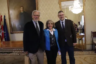 Entrega de título de Huésped Distinguido a los poetas Luis Mary Giraldo y Federico Díaz Granados