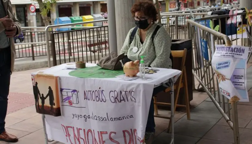 Los yayogaitas también están en el mercadillo solidario de Garrido Contigo