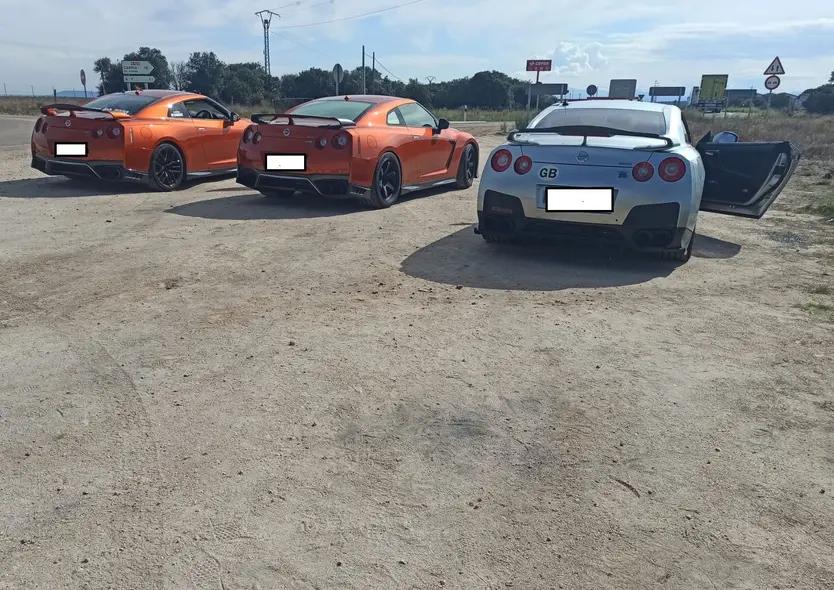 VEHICULOS GT R