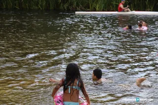 Baños en el río calor (11)