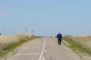 El verano dispara las ventas del comercio ambulante en los pueblos de Salamanca: “Hay días que el pan se acaba antes de terminar la ruta”