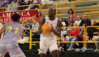 Herpburn, jugador de Perfumerías Avenida masculino | FOTO ANDREA MATEOS