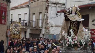 Alabanzas a la Santa en su magna procesión