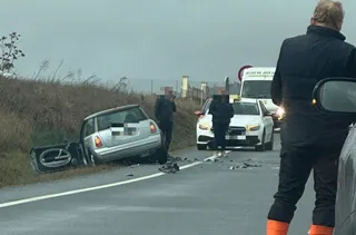 Dos vehículos colisionan en la CL-510 en la carretera de Alba de Tormes