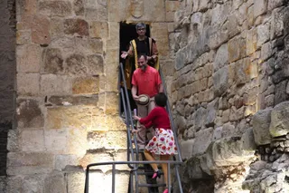 Salamanca Plazas y Patios. Los Absurdos Teatro: "Todo un mito de oro"