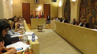 Ganemos denuncia la precarización de las condiciones laborales de los conserjes y ordenanzas del Ayuntamiento