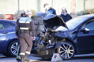 Accidente entre tres vehículos en la calle Joaquín Rodrigo y Maestro Guridi. Fotos Andrea M.