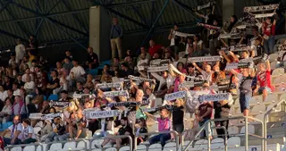 Aficionados de Unionistas en la grada del Román Suárez Puerta.